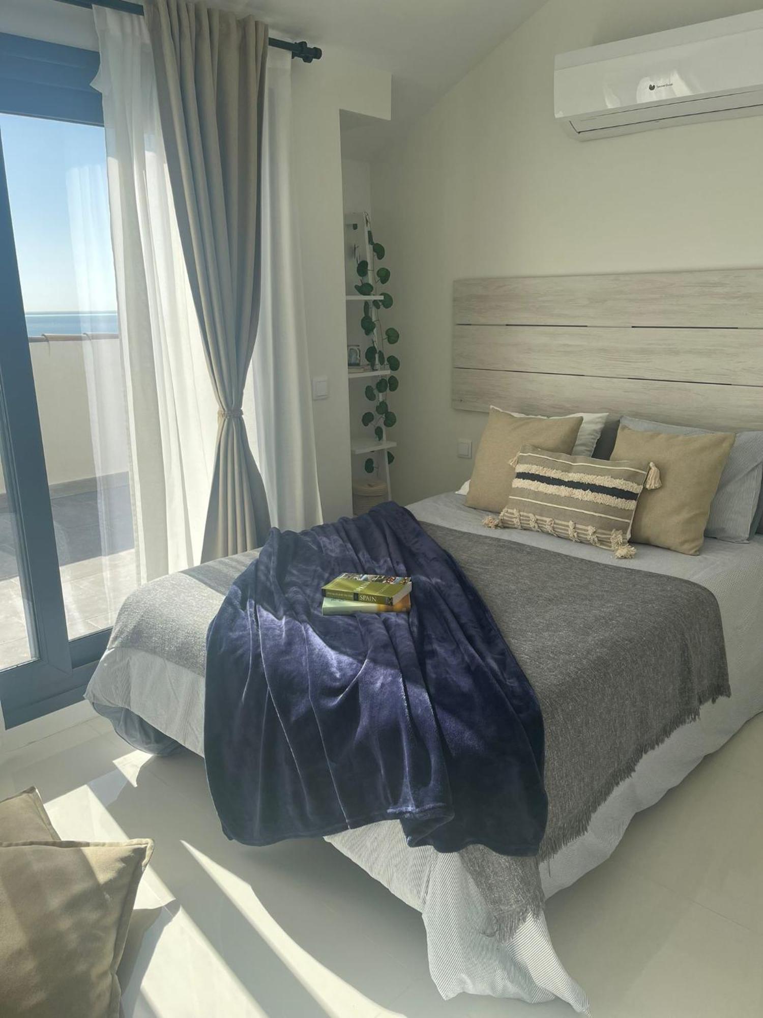 Precioso ático, nuevo, a 50m de la playa, Manilva Exterior foto